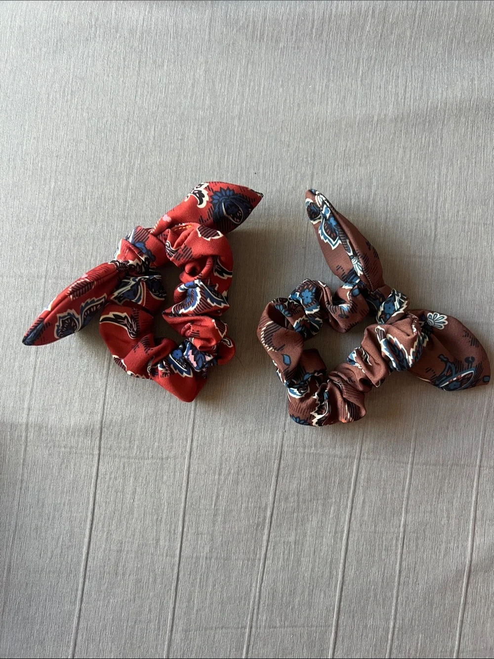 Stylish Floral paisley Print Bow Scrunchie Set - burnt orange/red & brown